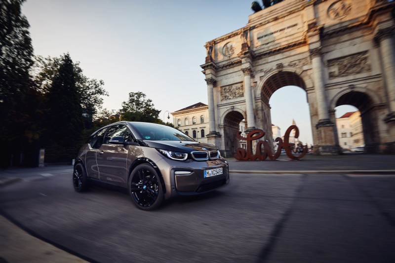 Illustration for article titled The 2019 BMW i3 Now Has 153 Miles of Electric Range, Is It Good Enough?
